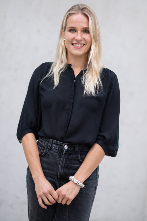 Hajzoková Laura
